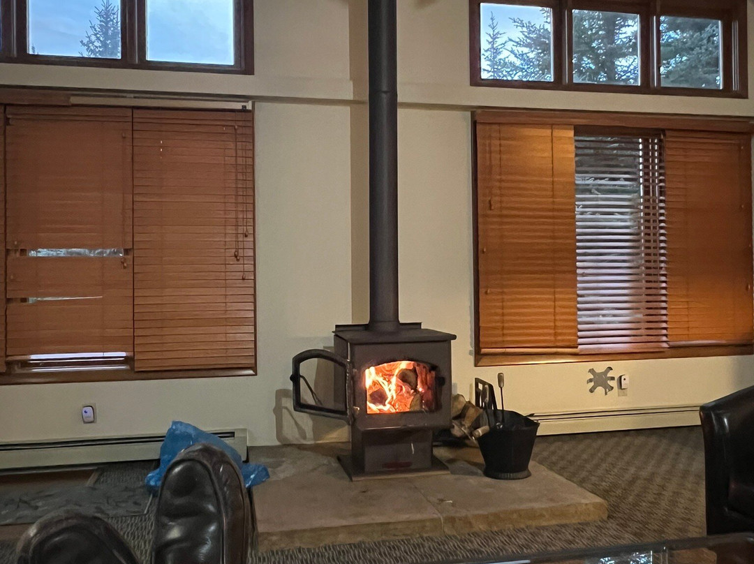 Boulder Brook on Fall River主图