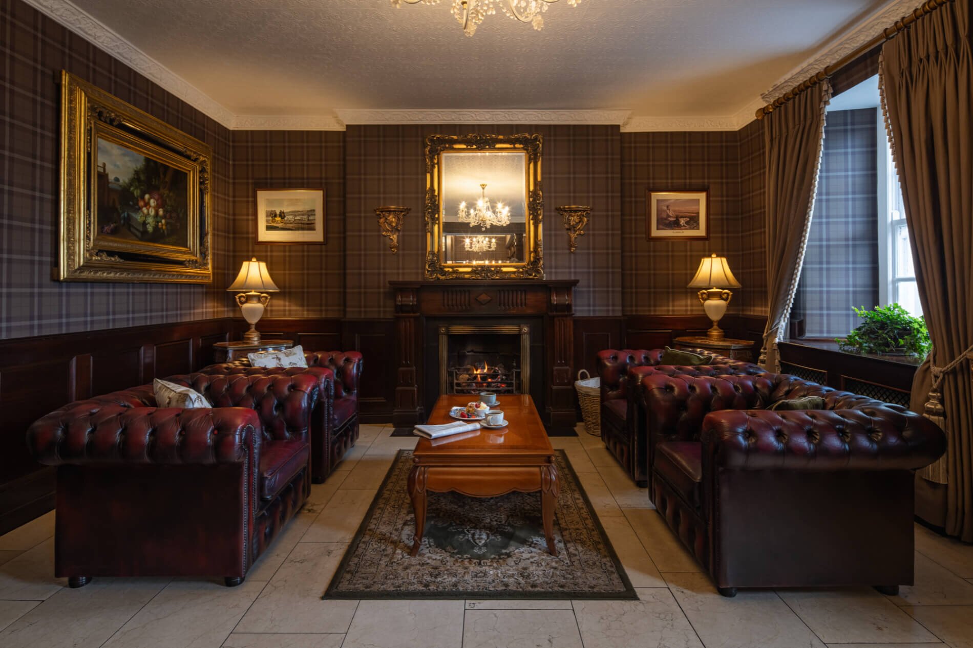 Dooly's Hotel-官方