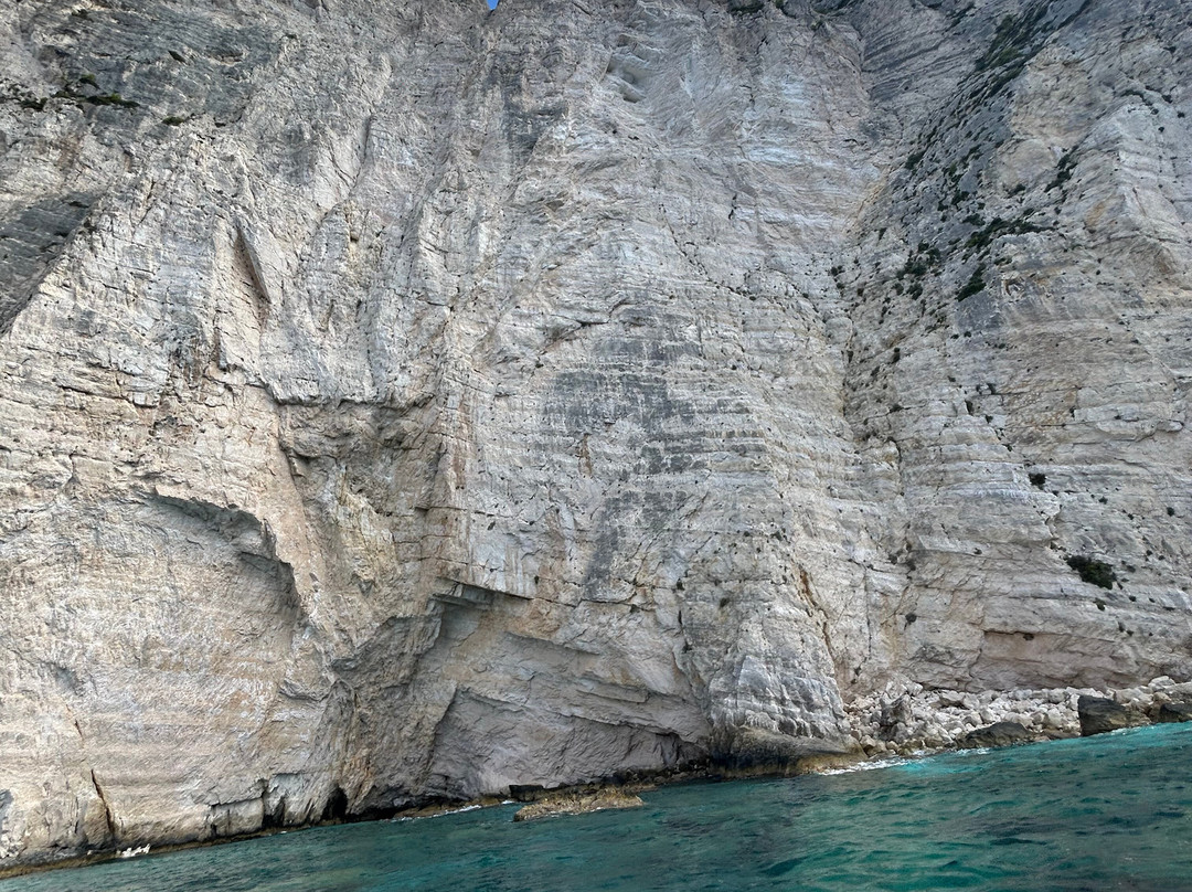 Shipwreck Boat Rentals by Nicol-Anafonitria必去景点