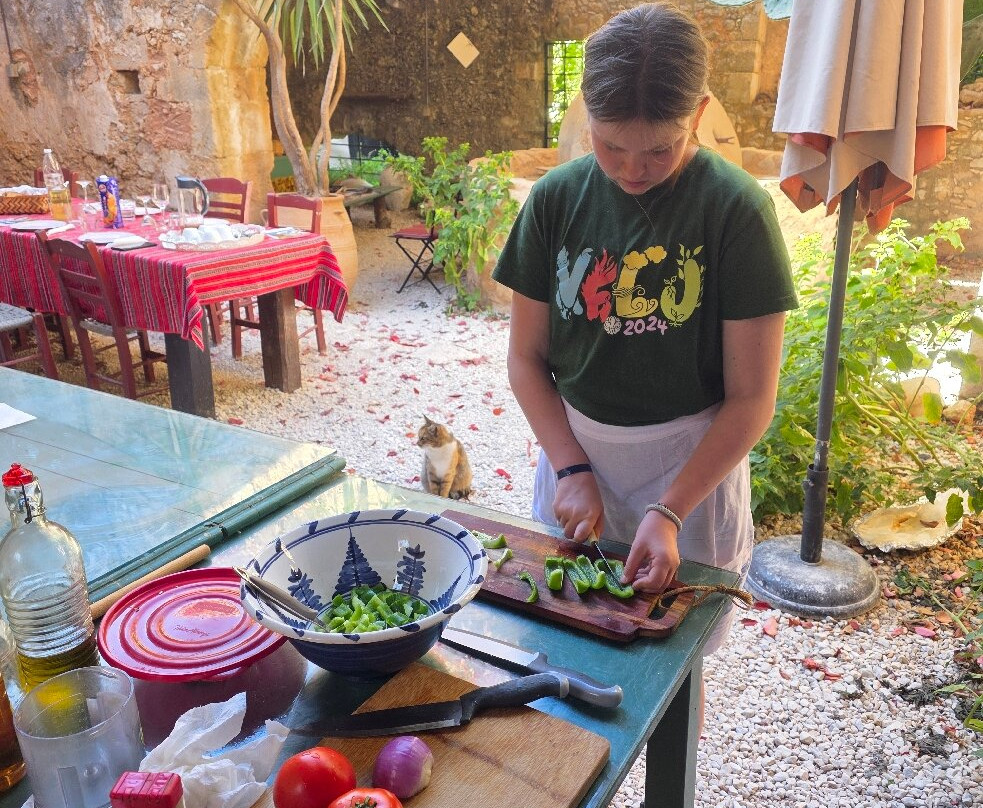 Cretan Traditional Cooking Lessons-Vamos必去景点
