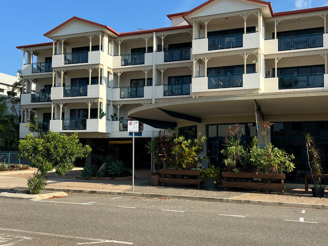 雷吉斯锚地公园酒店主图