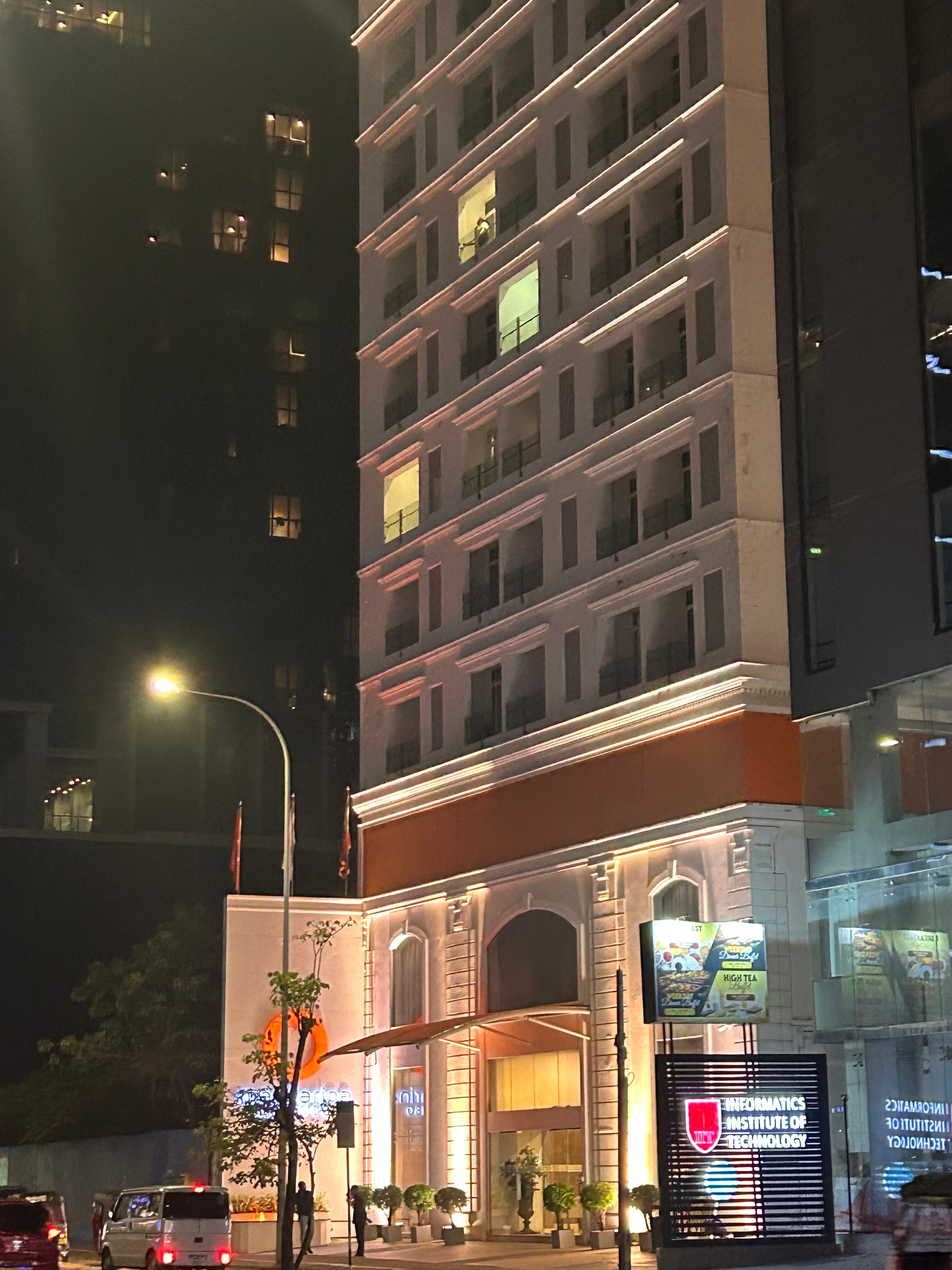 Mandarina Colombo-官方