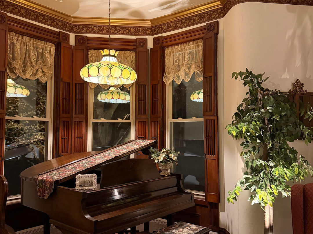 Sutherland House Victorian Bed & Breakfast主图