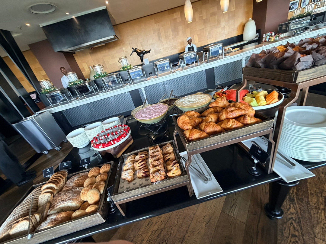 Southern Sun Hyde Park Sandton主图