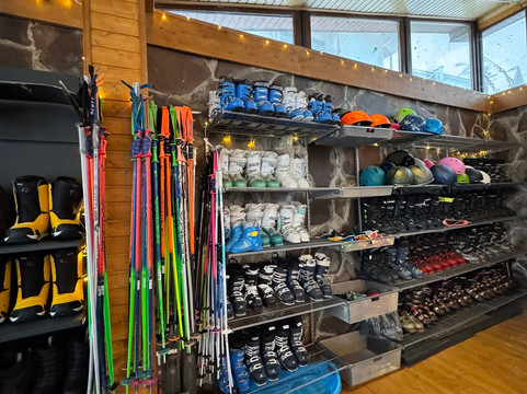 GoodAura Ski Rental-古道里必去景点