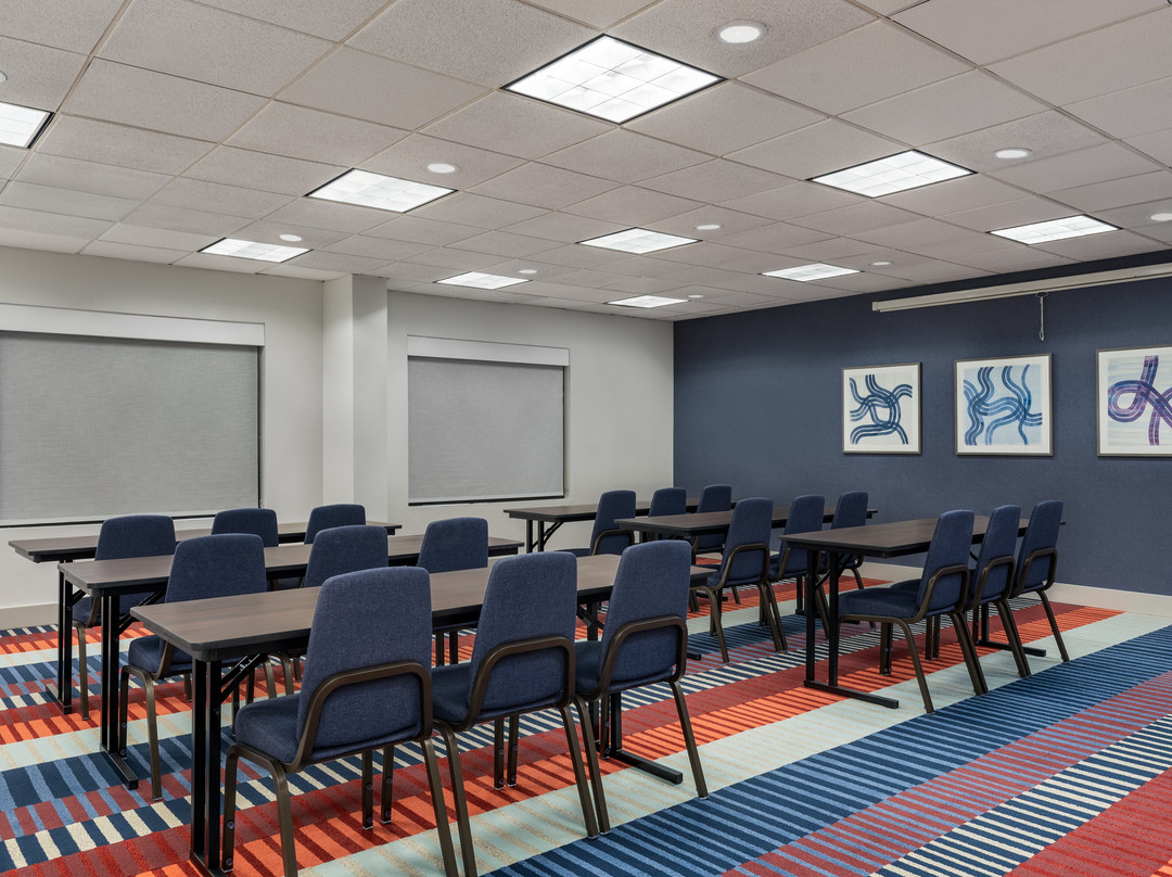 Garner Hotel Murfreesboro West by IHG主图