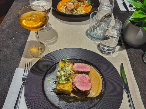 玛克西姆斯度假酒店主图