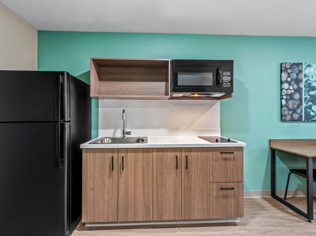 ECHO Suites Extended Stay by Wyndham Phoenix-Peoria/Glendale