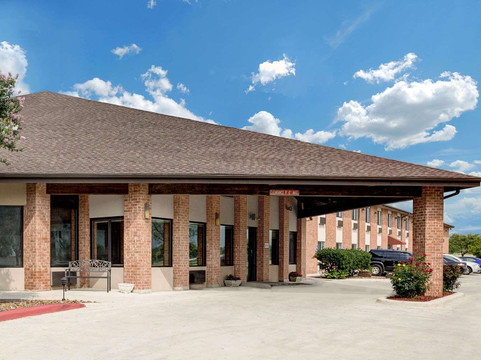 圣马科斯呗盟套房酒店