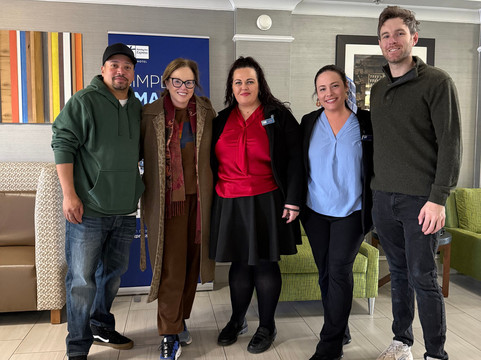 伊斯顿智选假日套房酒店主图