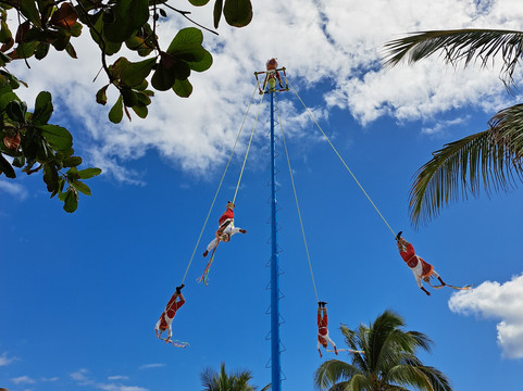 Parque Los Fundadores-普拉亚德尔卡曼必去景点