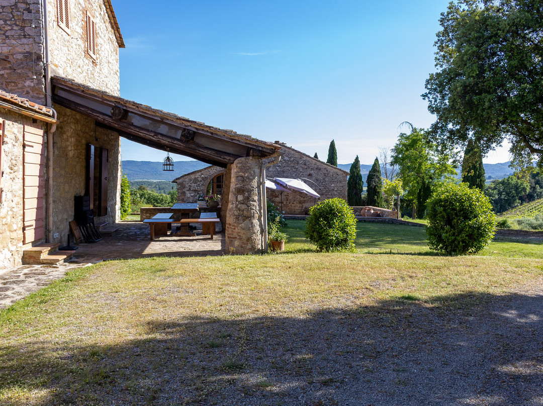 Casale Terzo-埃尔萨谷口村必去景点