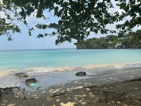 卡里纳格海滩度假酒店主图