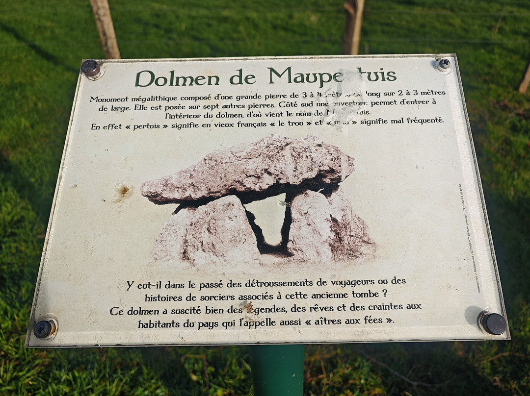 Dolmen de Maupertuis-La Chartre-sur-le-Loir必去景点