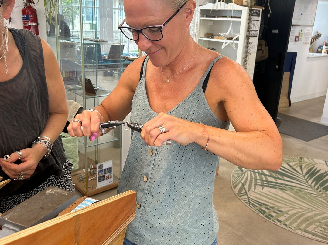 Juliette McElligott Jewellery School-Colyton必去景点