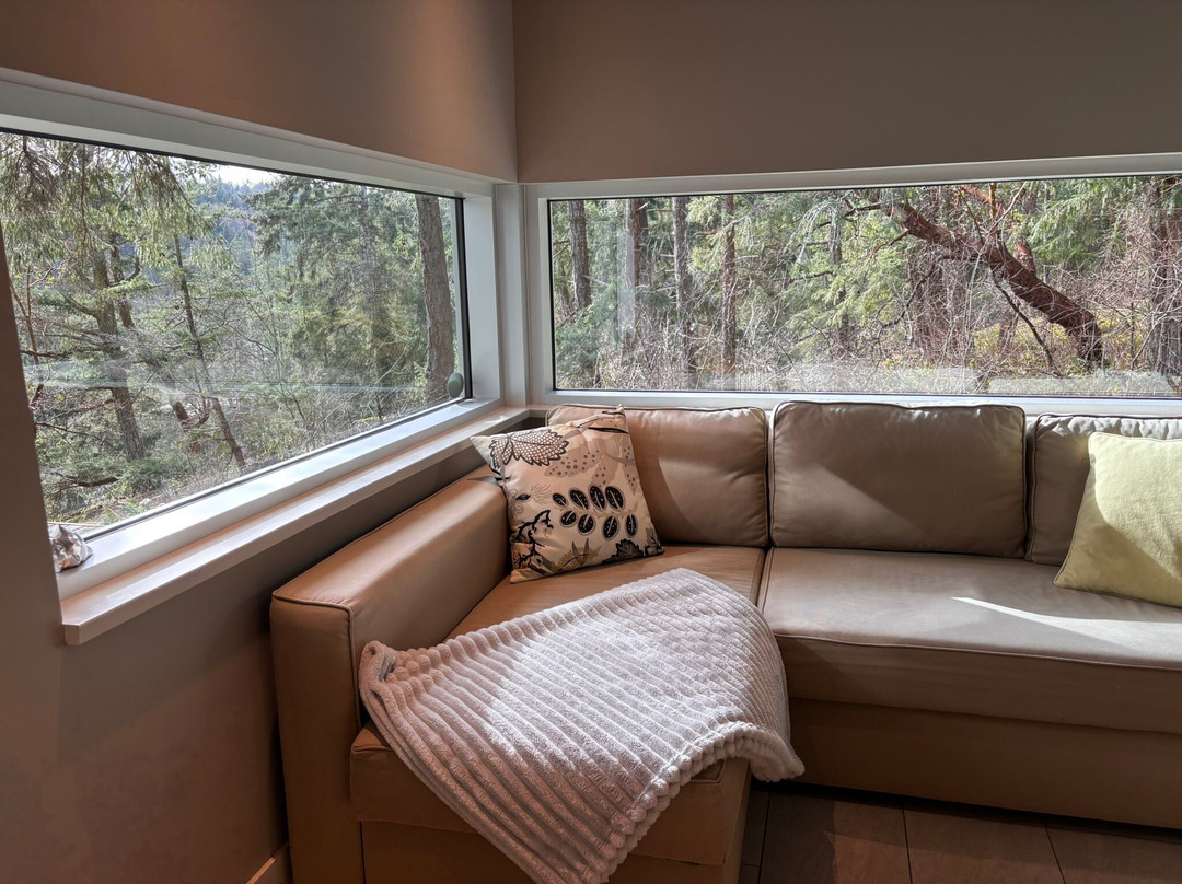 Pointhouse Suites on Sargeant Bay主图