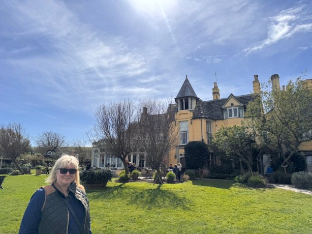 THE PIG-on the beach-官方