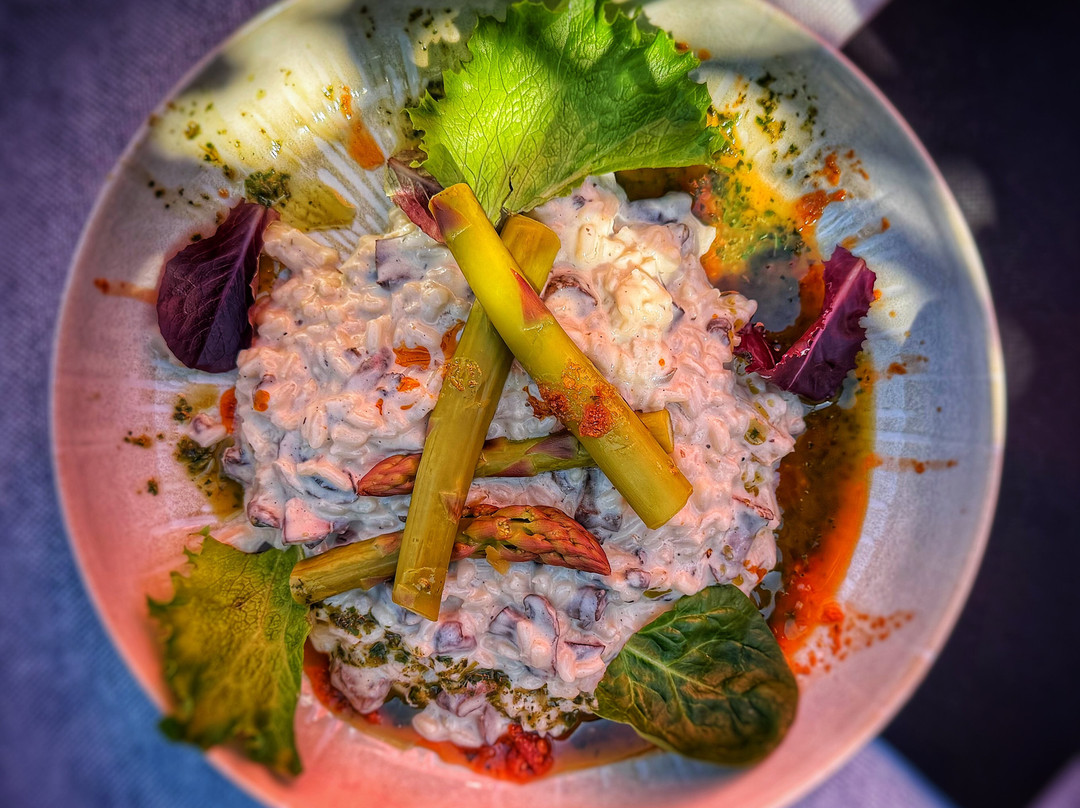 兹妮丝卡昂酒店主图