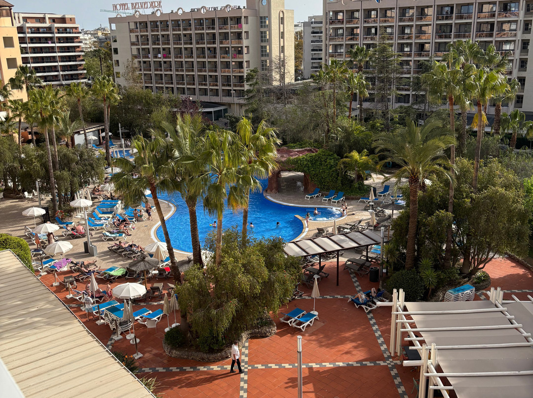 H10萨鲁皇宫酒店主图