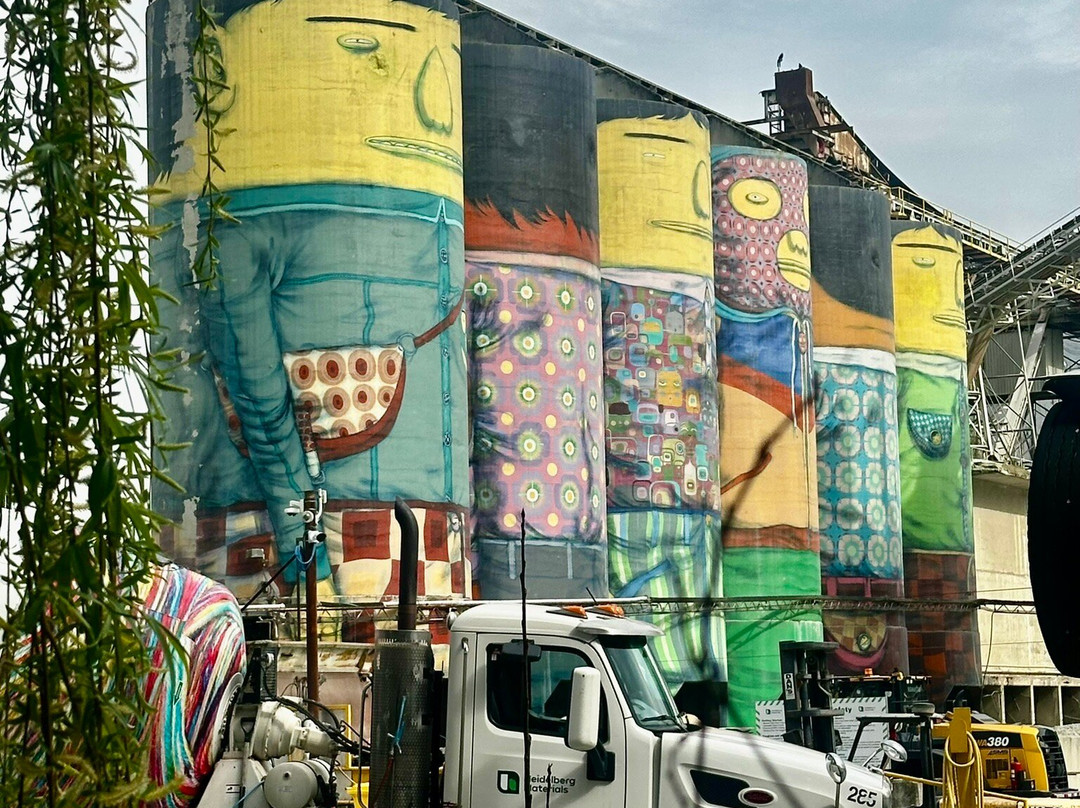 Granville Giants Murals-温哥华必去景点