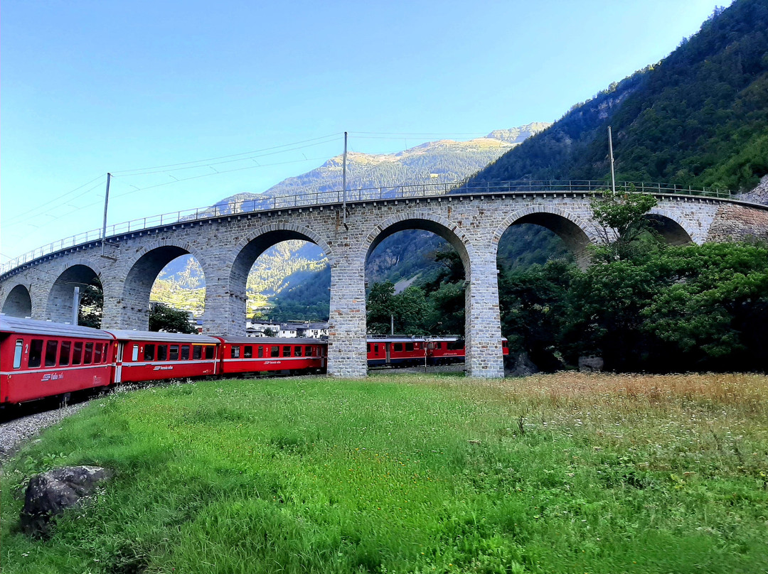 Trenino Rosso del Bernina-蒂拉诺必去景点