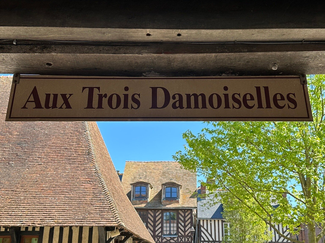 Aux Trois Damoiselles主图