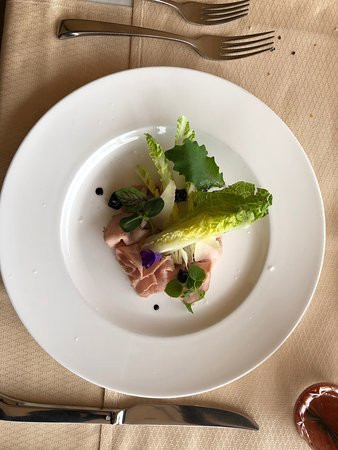 黄金井酒店主图