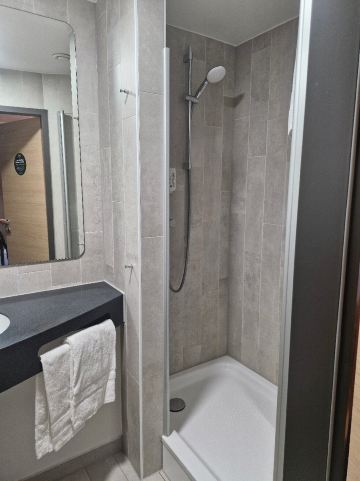多特蒙德机场 B&B 酒店-旅行者
