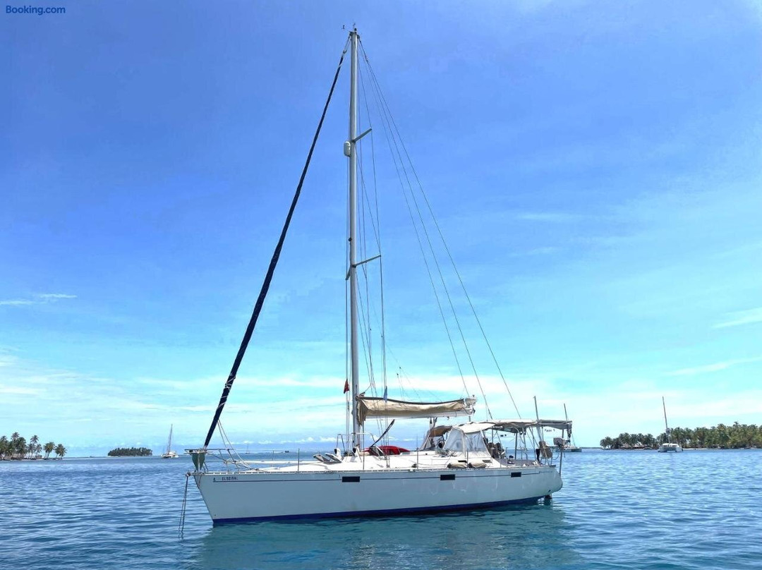 Eco Sailing in Paradise Private - All Inclusive