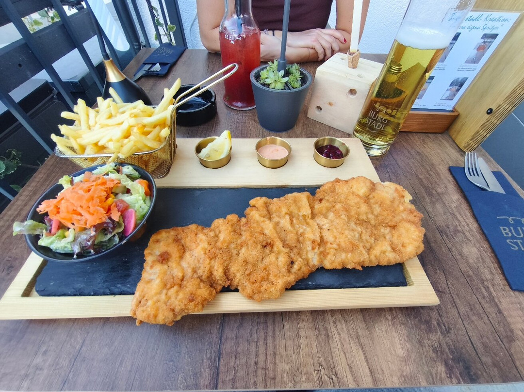 Burgstadl Aparthotel & Restaurant