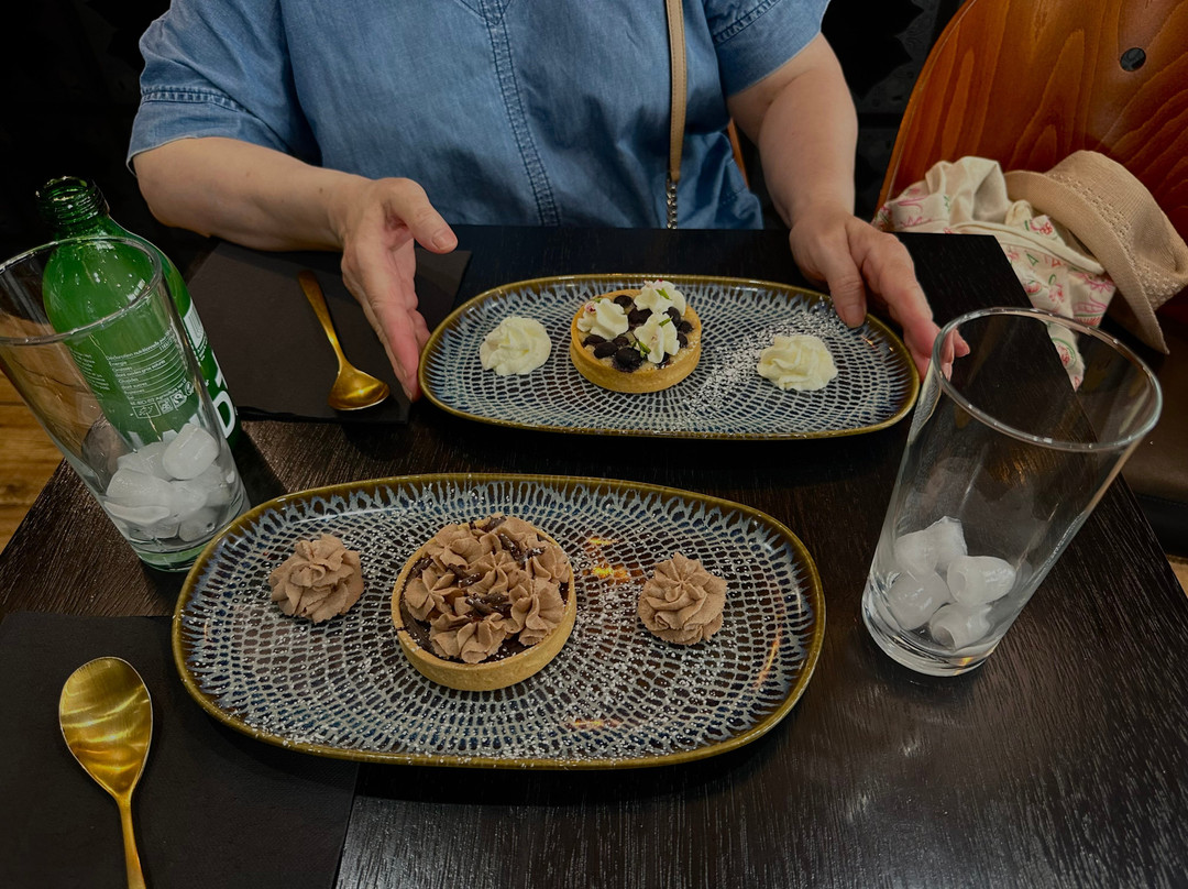 Les Garçons à Table!
