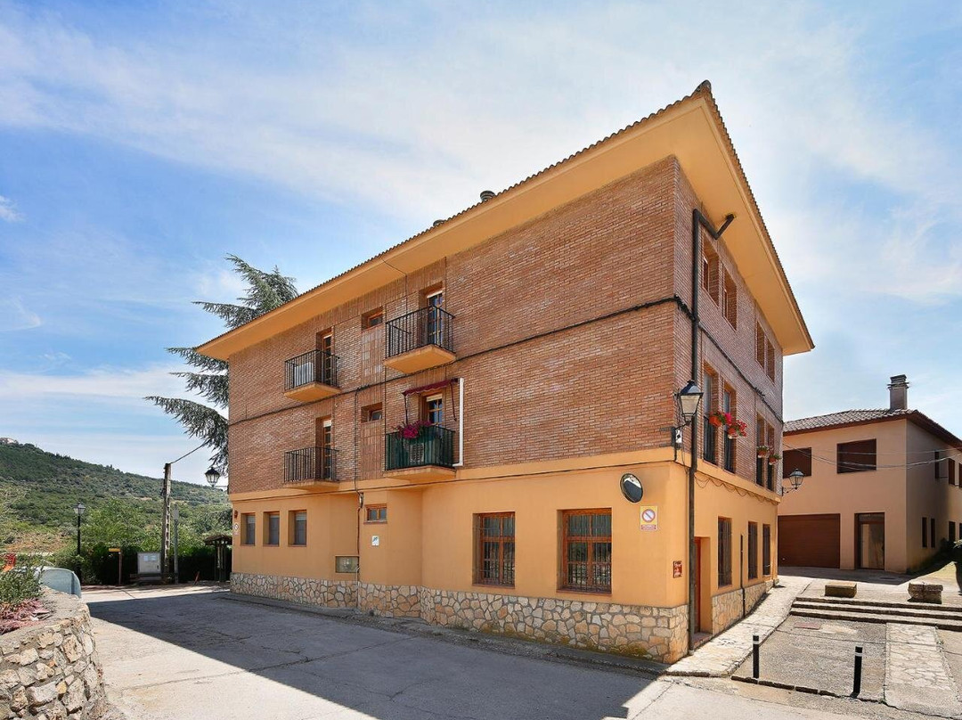 El Grado酒店住宿-Albergue Sierra de Arbe