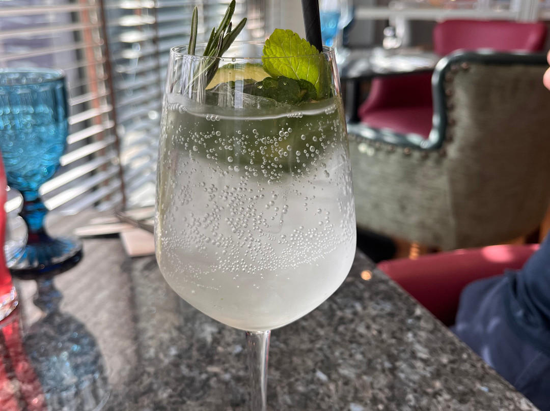 码头水疗酒店主图