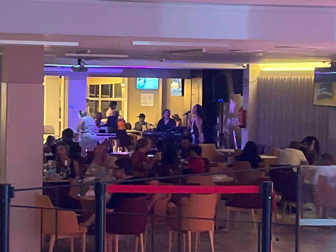 喜悦皮内达斯普拉西酒店主图