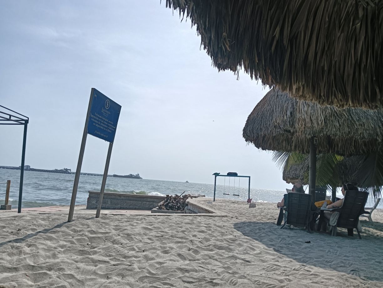 圣托里尼基马海滩度假村酒店-泳池