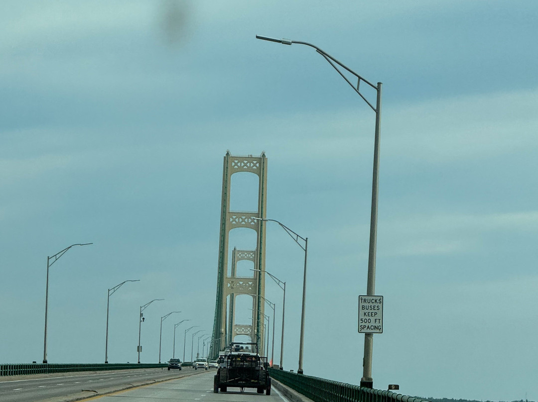 Mackinac Bridge-圣伊尼亚斯必去景点