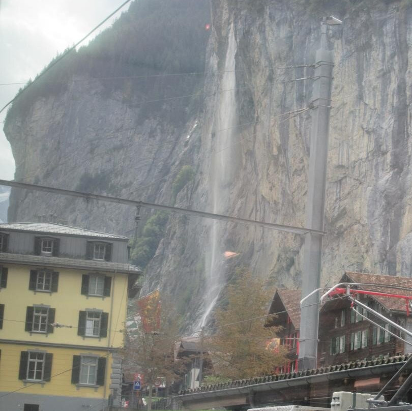 Staubbach Waterfall-劳特布龙嫩必去景点