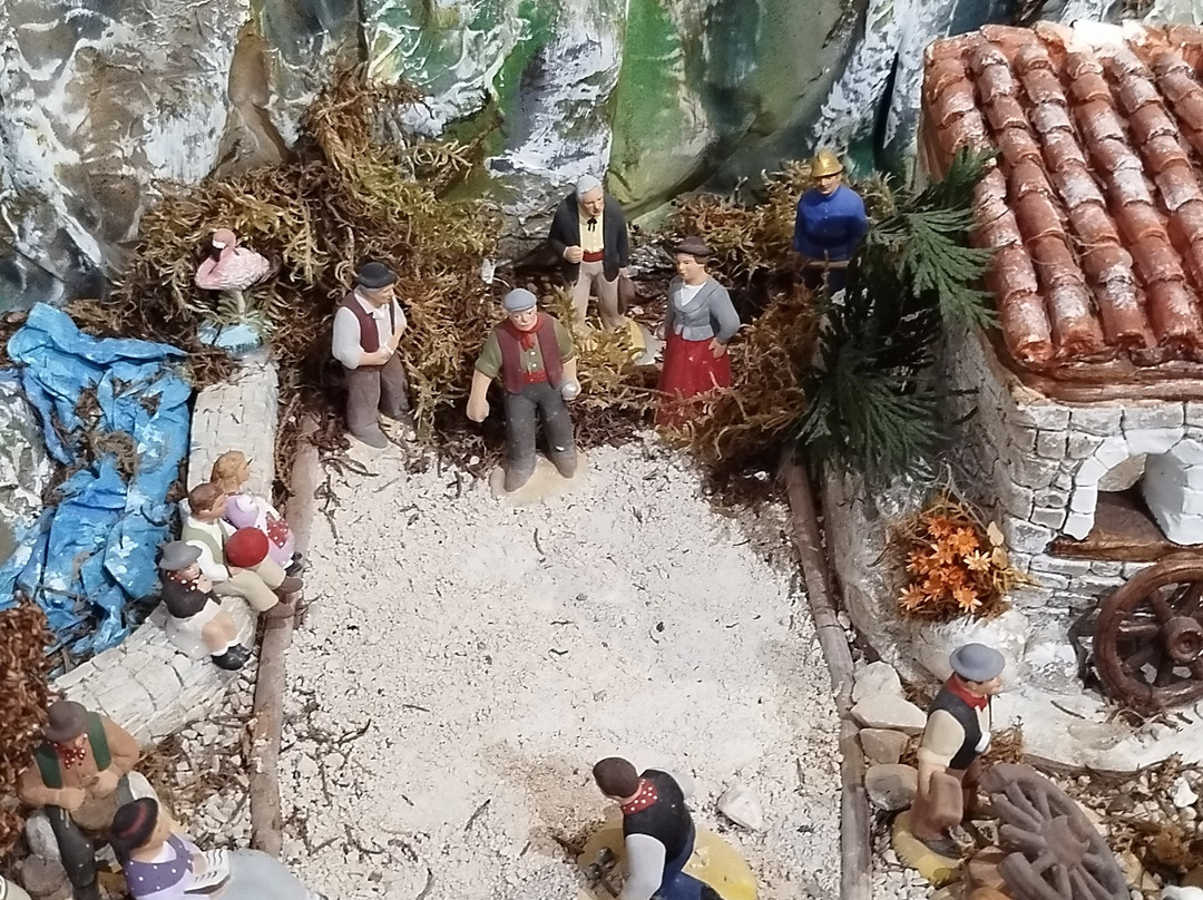 Le Village des Santons en Provence-欧巴涅必去景点