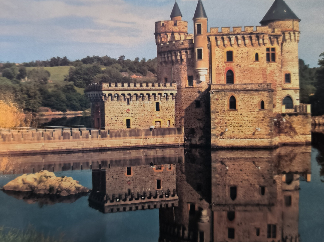 Château de La Roche-Saint-Priest-la-Roche必去景点