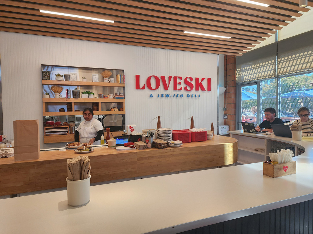 Loveski Deli