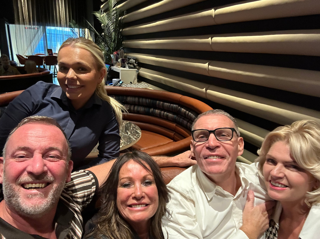High Line Bar & Lounge