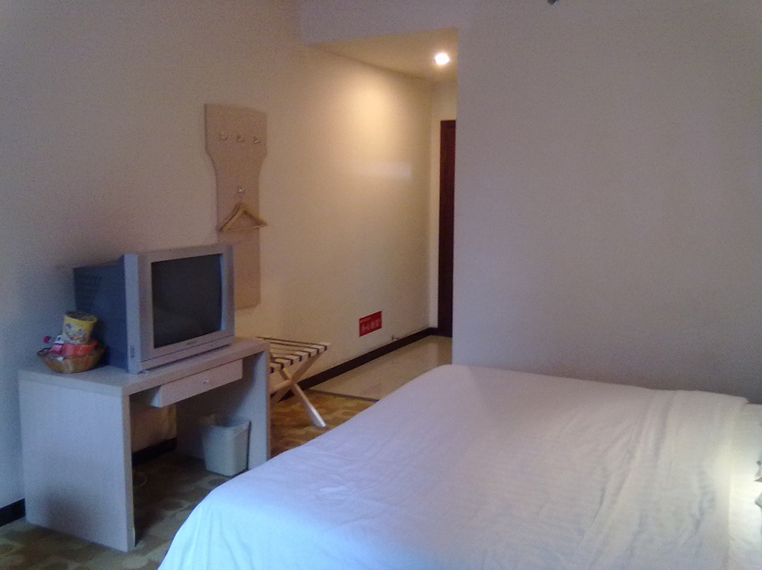 虹桥商务大酒店主图