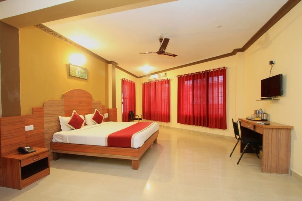 Fabhotel City Comforts Inn