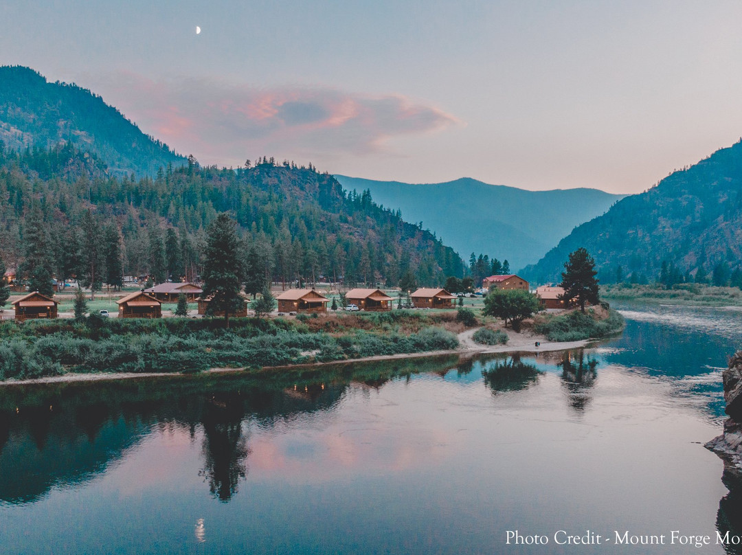 Quinn's Hot Springs Resort