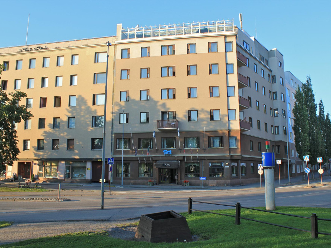 Summer Hotel Tott