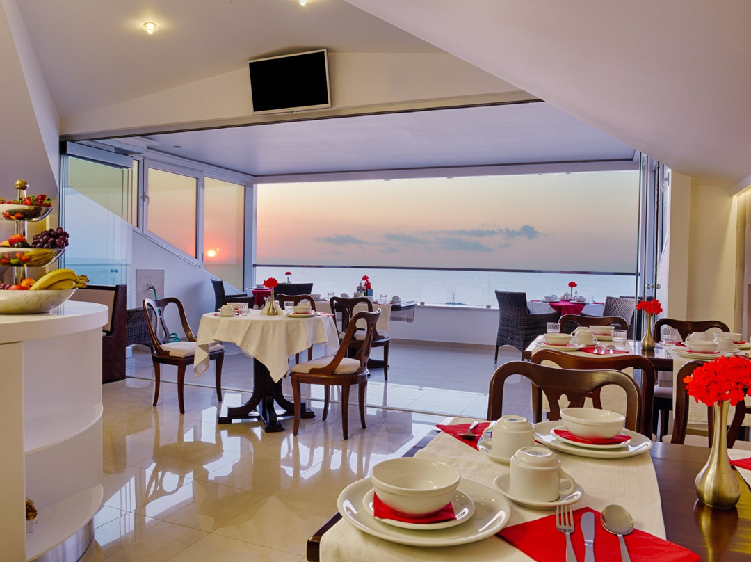 Paralia Katerinis酒店住宿-Hotel Kymata