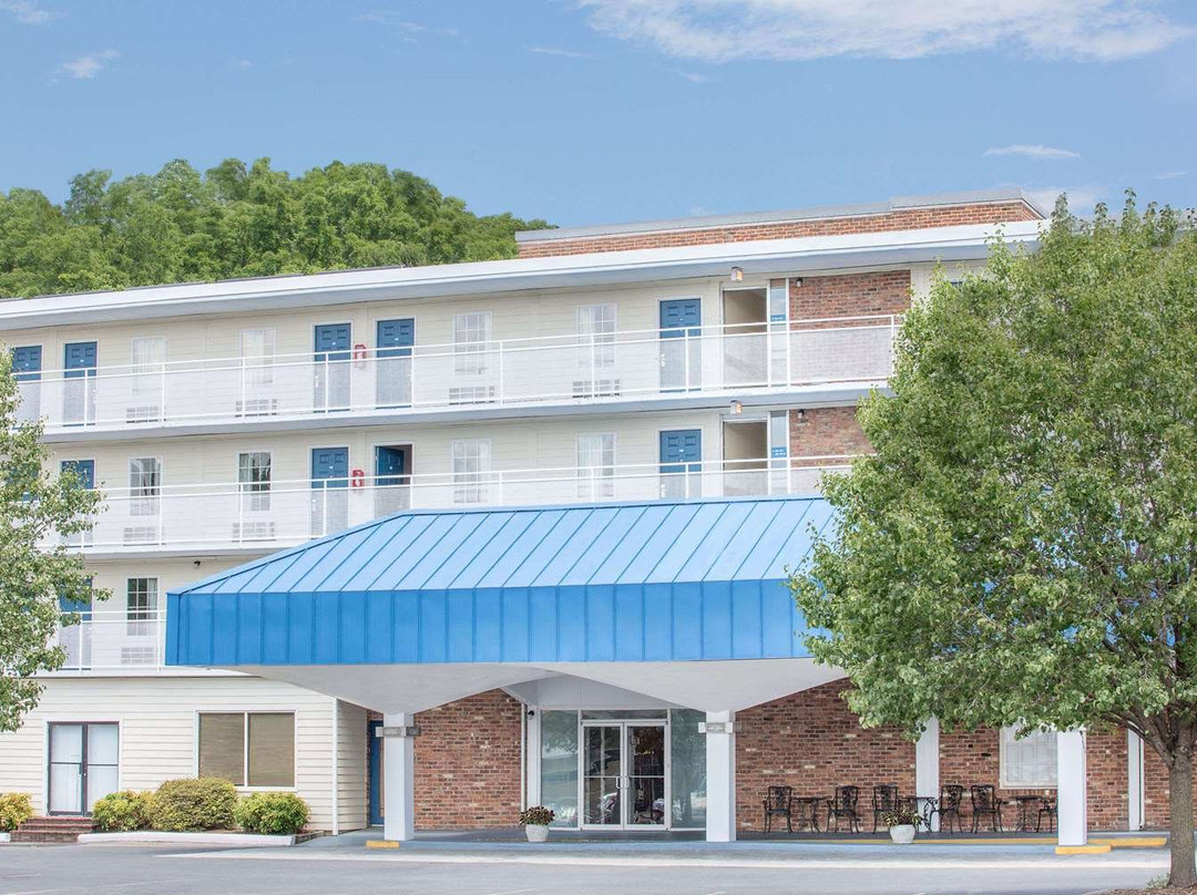 Howard Johnson by Wyndham Staunton