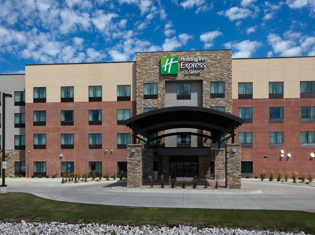 Holiday Inn Express & Suites Fort Dodge By IHG主图