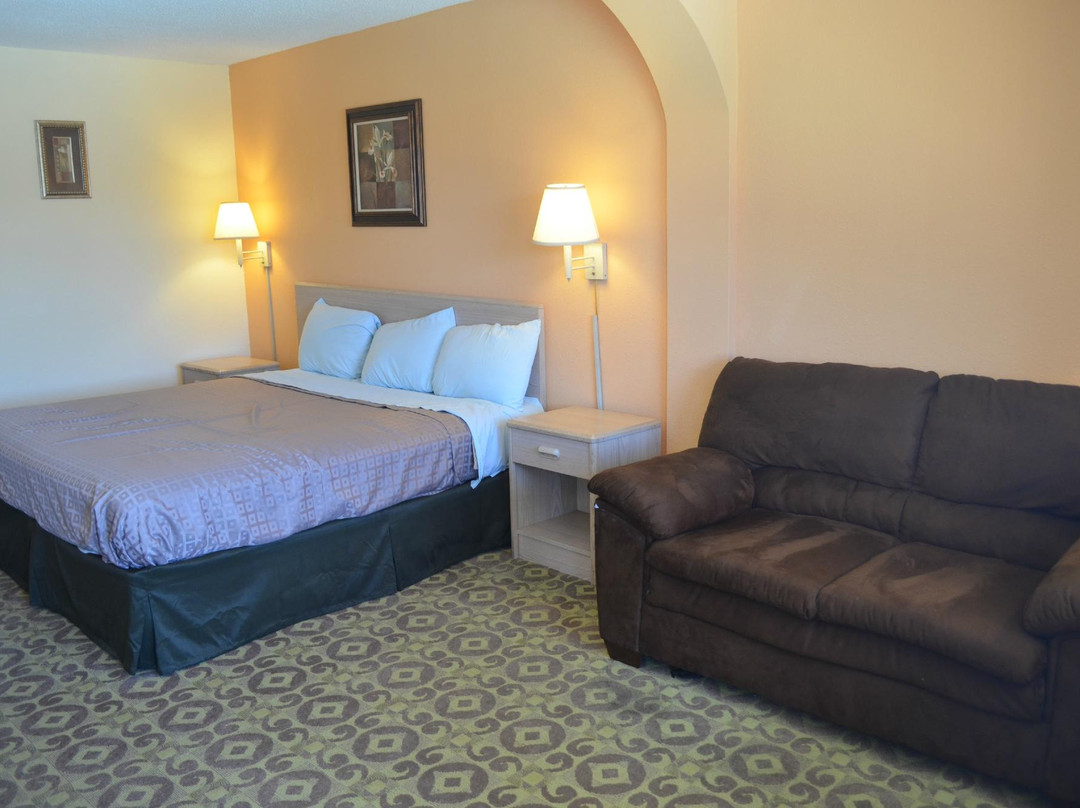 Summit Inn Hotel and Suites