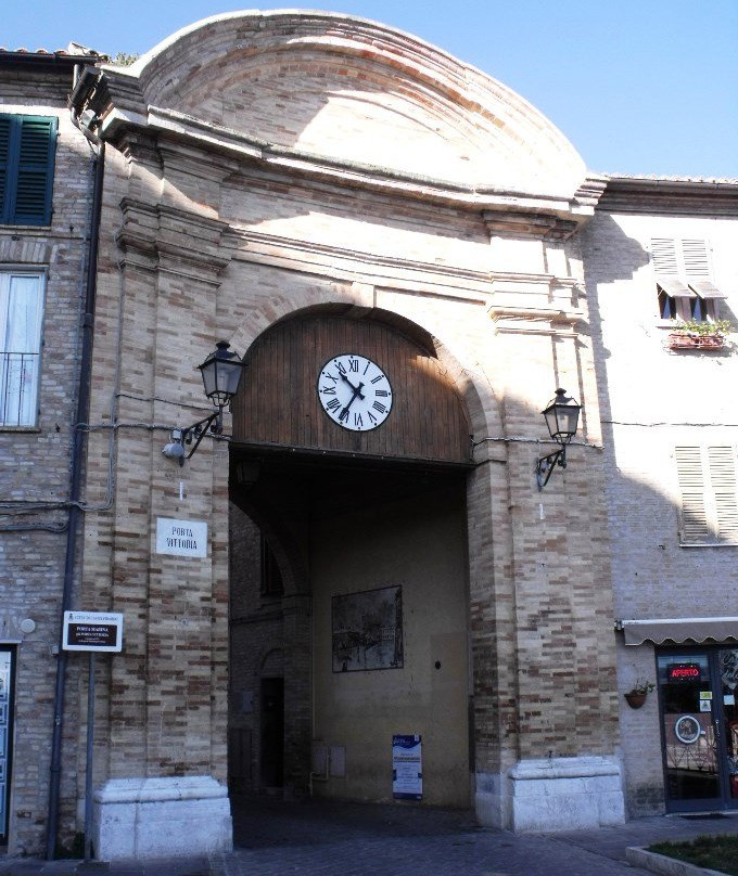 Castelfidardo旅游景点-Porta Vittoria